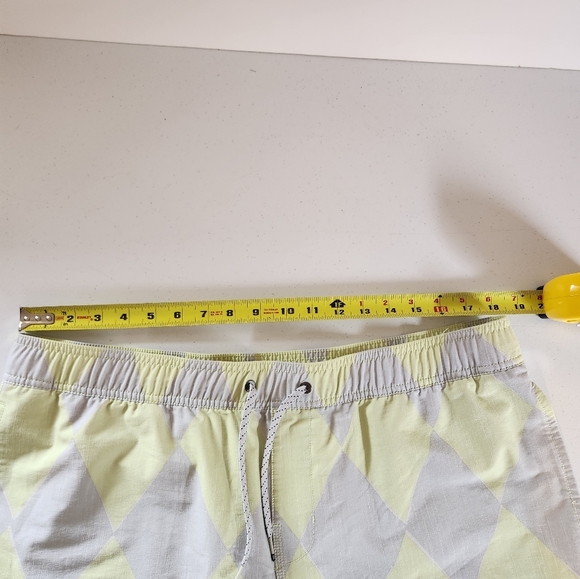 Billabong Mens 7" Swim Trunks Shorts Elastic Waist Yellow Size XXL Vacation - Picture 5 of 6